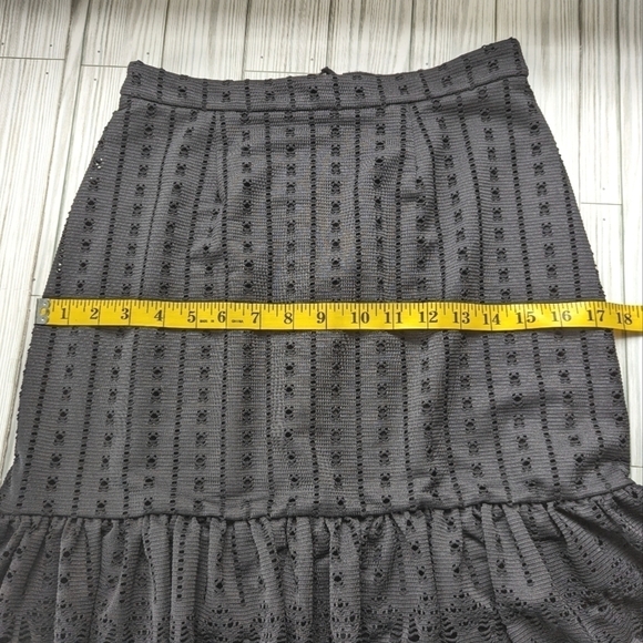 Anthropologie Moulinette Soeurs Perforated Fit & Flare Skirt in Black Size Small - Picture 9 of 12